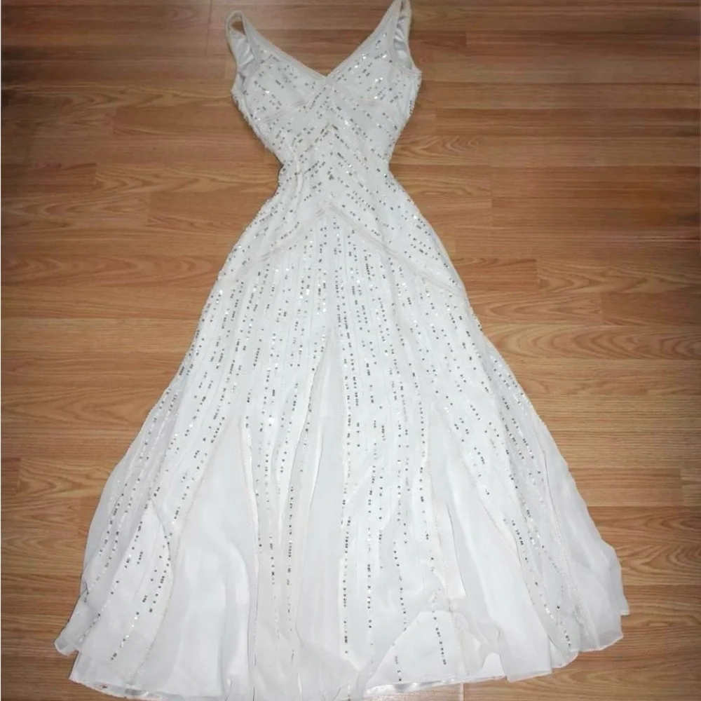 Aidan Mattox White Beaded V-Neck Prom Dress - Picture 4 of 8